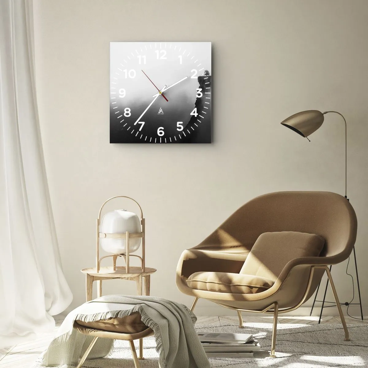 Orologio da parete - Orologio in Vetro - Un albero solitario sul bordo di una scogliera circondato dalla nebbia - 30x30cm - Al confine del mondo - Decorazione murale moderna per soggiorno e camera da letto ARTTOR