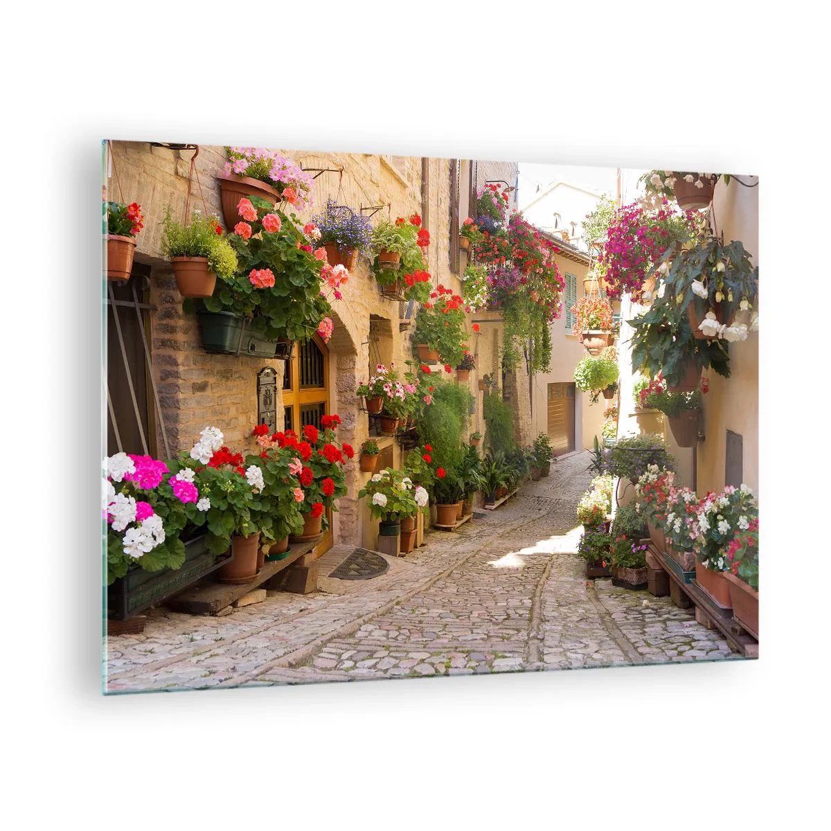 Quadro su vetro - Una pittoresca strada con fiori in vaso - 70x50cm - Un'esplosione di fiori - Decorazione murale moderna per soggiorno e camera da letto ARTTOR