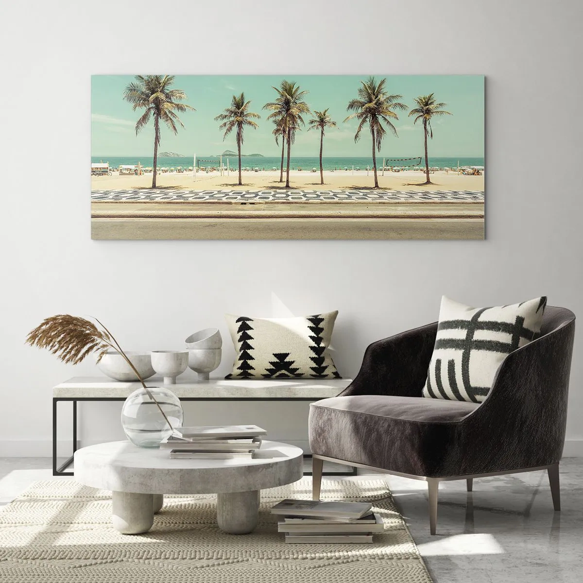 Quadro su vetro - Palme sulla spiaggia con vista sul mare e sul cielo azzurro - 140x50cm - A guardia della spiaggia - Decorazione murale moderna per soggiorno e camera da letto ARTTOR