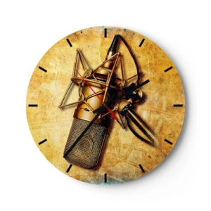 Orologio da parete - Orologio in Vetro - Un motivo di microfono da studio su uno sfondo color oro - 30x30cm - Gli anni d'oro della radio - Decorazione murale moderna per soggiorno, cucina e camera da letto ARTTOR