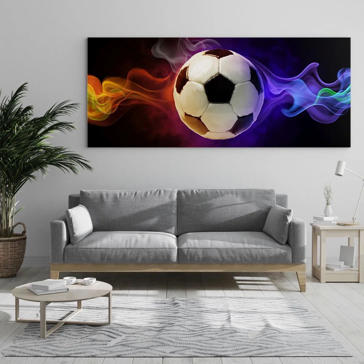 Quadro su vetro - Un pallone da calcio circondato da effetti di fumo colorati su uno sfondo scuro. - 120x50cm - La forza magica del gioco - Decorazione murale moderna per soggiorno e camera da letto ARTTOR