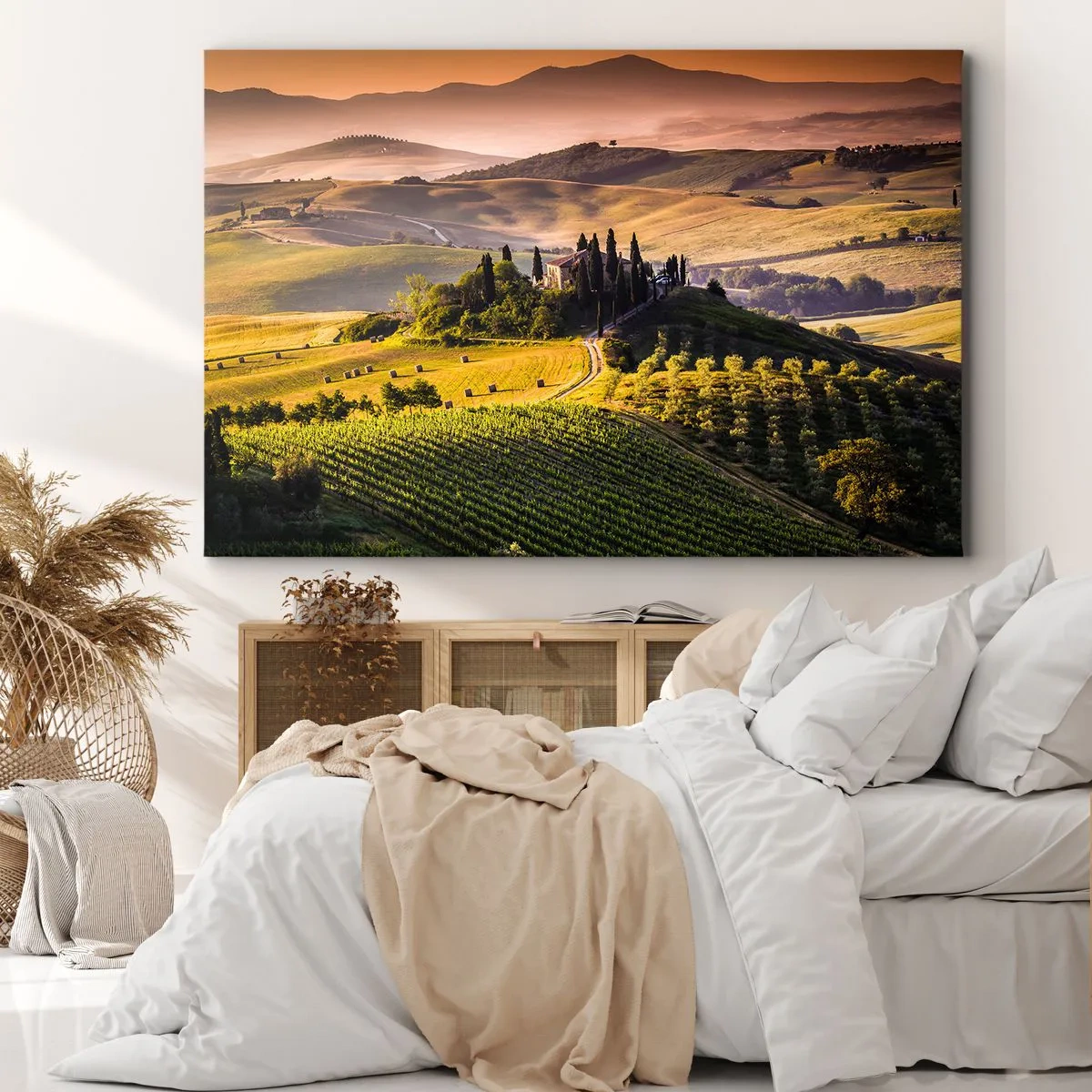 Quadro su tela - Stampe su Tela - Paesaggio toscano con vigneti e una casa su una collina - 120x80cm - Arcadia: paesaggio toscano - Decorazione murale moderna per soggiorno e camera da letto ARTTOR