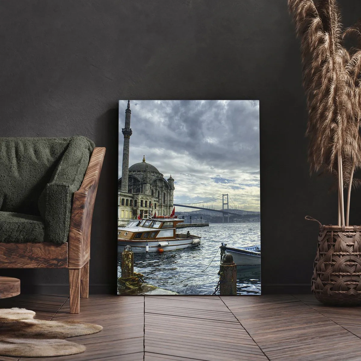 Quadro su tela - Stampe su Tela - Un edificio storico sull'acqua con barche e un ponte sullo sfondo - 80x120cm - Ai confini dei mondi - Decorazione murale moderna per soggiorno e camera da letto ARTTOR