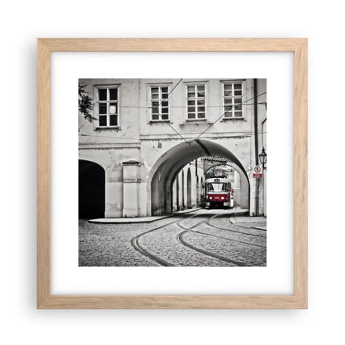 Poster in cornice rovere chiaro - Attraverso il labirinto cittadino - 30x30 cm