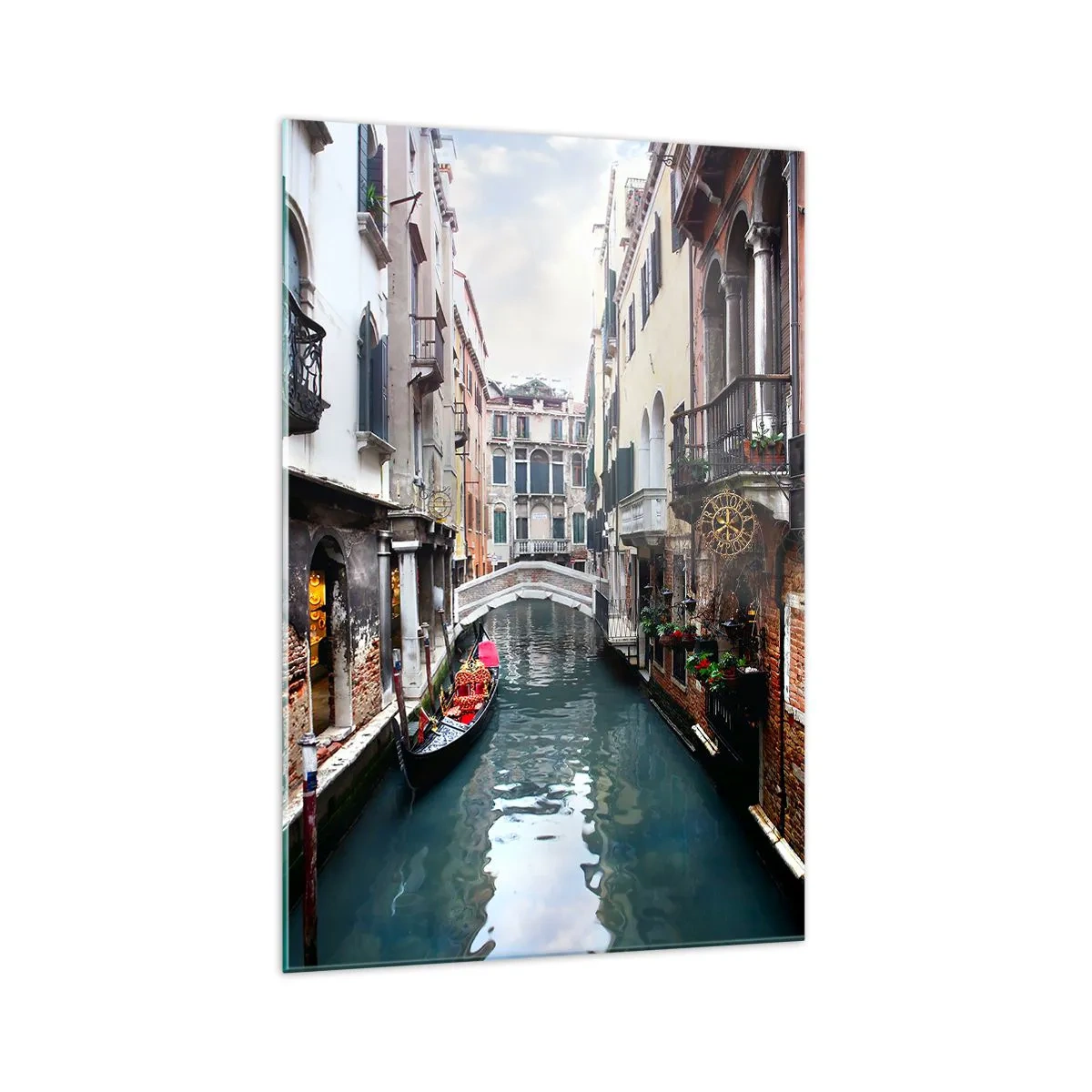Quadro su vetro - Un canale a Venezia con una gondola ed edifici storici - 70x100cm - Paesaggio veneziano con gondola e ponte - Decorazione murale moderna per soggiorno e camera da letto ARTTOR
