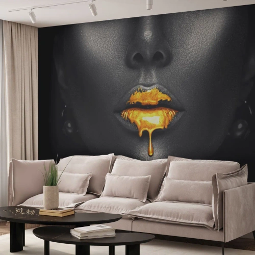 Fotomurali Premium Sand - Boccadoro - Astrazione, Bocca di donna, Volto di donna - 200x140 cm