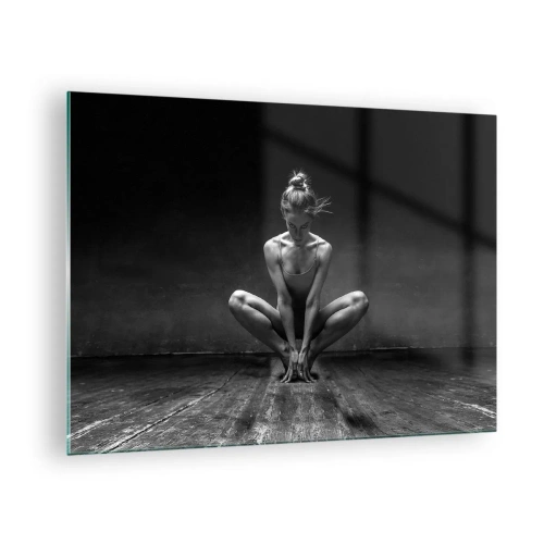 Quadro su vetro - Una ballerina in posa di balletto su un pavimento di legno - 70x50cm - La concentrazione dell'energia della danza - Decorazione murale moderna per soggiorno e camera da letto ARTTOR