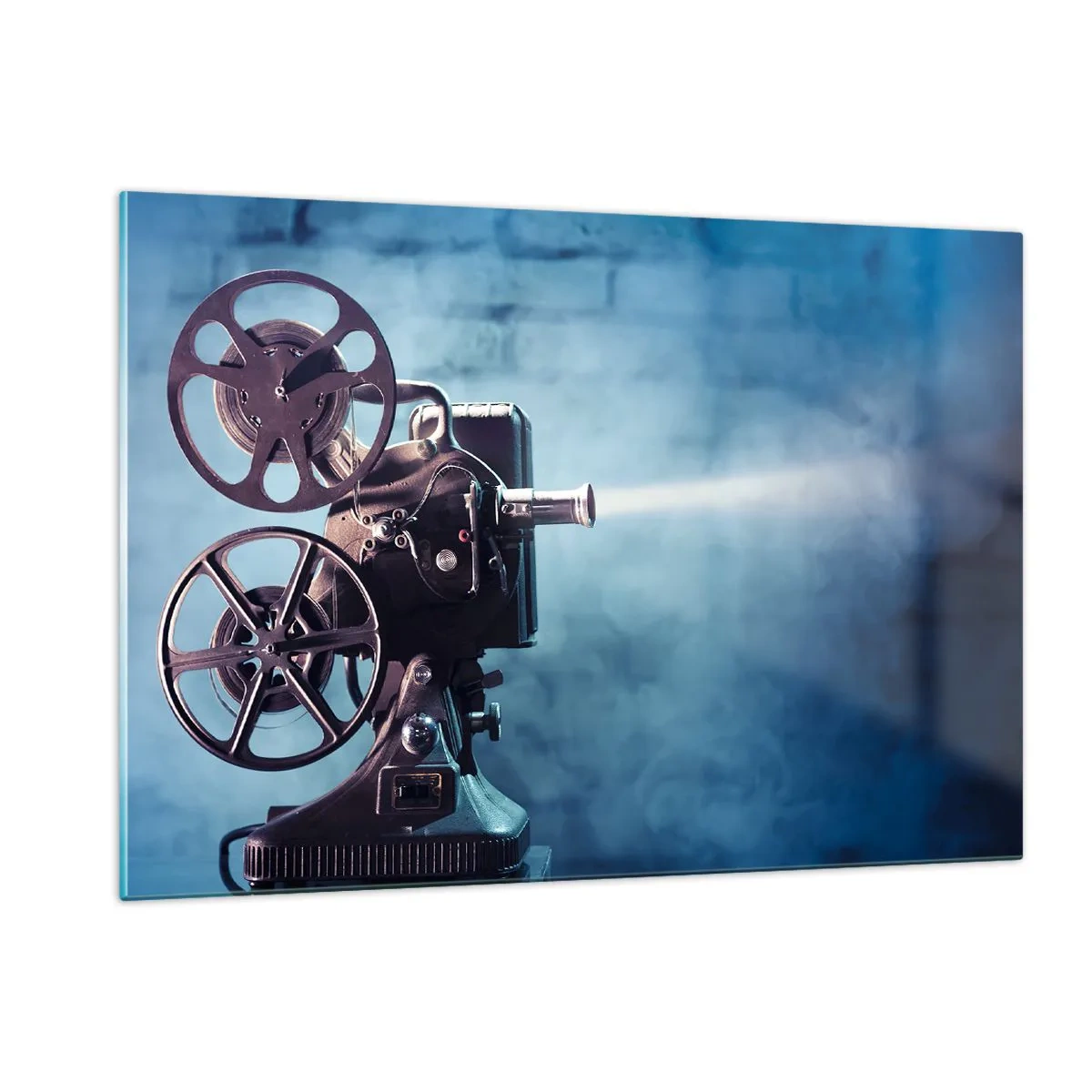Quadro su vetro - Una cinepresa in stile retrò contro un muro blu - 120x80cm - Nel vecchio cinema - Decorazione murale moderna per soggiorno e camera da letto ARTTOR