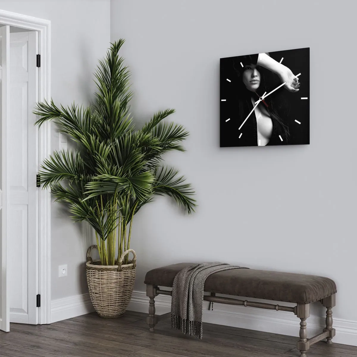 Orologio da parete - Orologio in Vetro - Ritratto elegante di una donna in bianco e nero - 30x30cm - Scuola di seduzione - Decorazione murale moderna per soggiorno e camera da letto ARTTOR