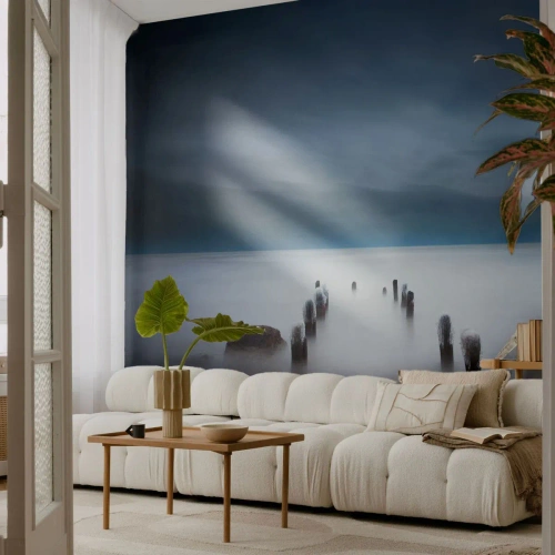 Fotomurali Premium Sand - Un paesaggio nebbioso con pali di legno sommersi sull'acqua - 100x70cm - Lago pensieroso - Decorazione murale moderna per soggiorno e camera da letto ARTTOR