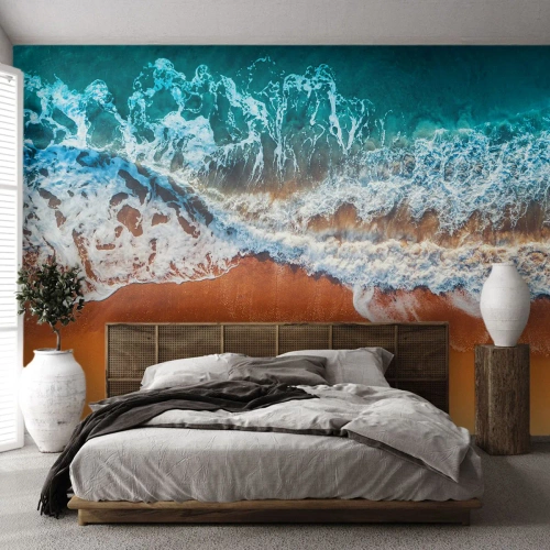 Fotomurali Premium Sand - Vista dall'alto delle onde dell'oceano che si infrangono su una spiaggia sabbiosa - 100x70cm - Sempre in coppia - Decorazione murale moderna per soggiorno e camera da letto ARTTOR