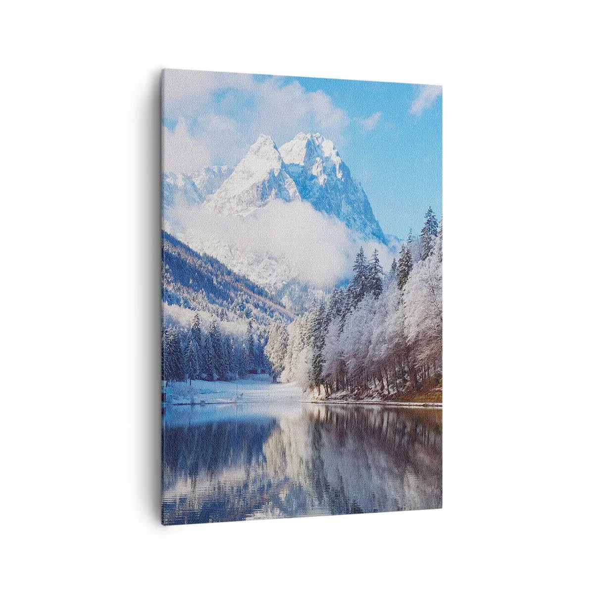 Quadro su tela - Stampe su Tela - Paesaggio montano invernale con alberi innevati e un lago - 70x100cm - Il custode innevato - Decorazione murale moderna per soggiorno e camera da letto ARTTOR