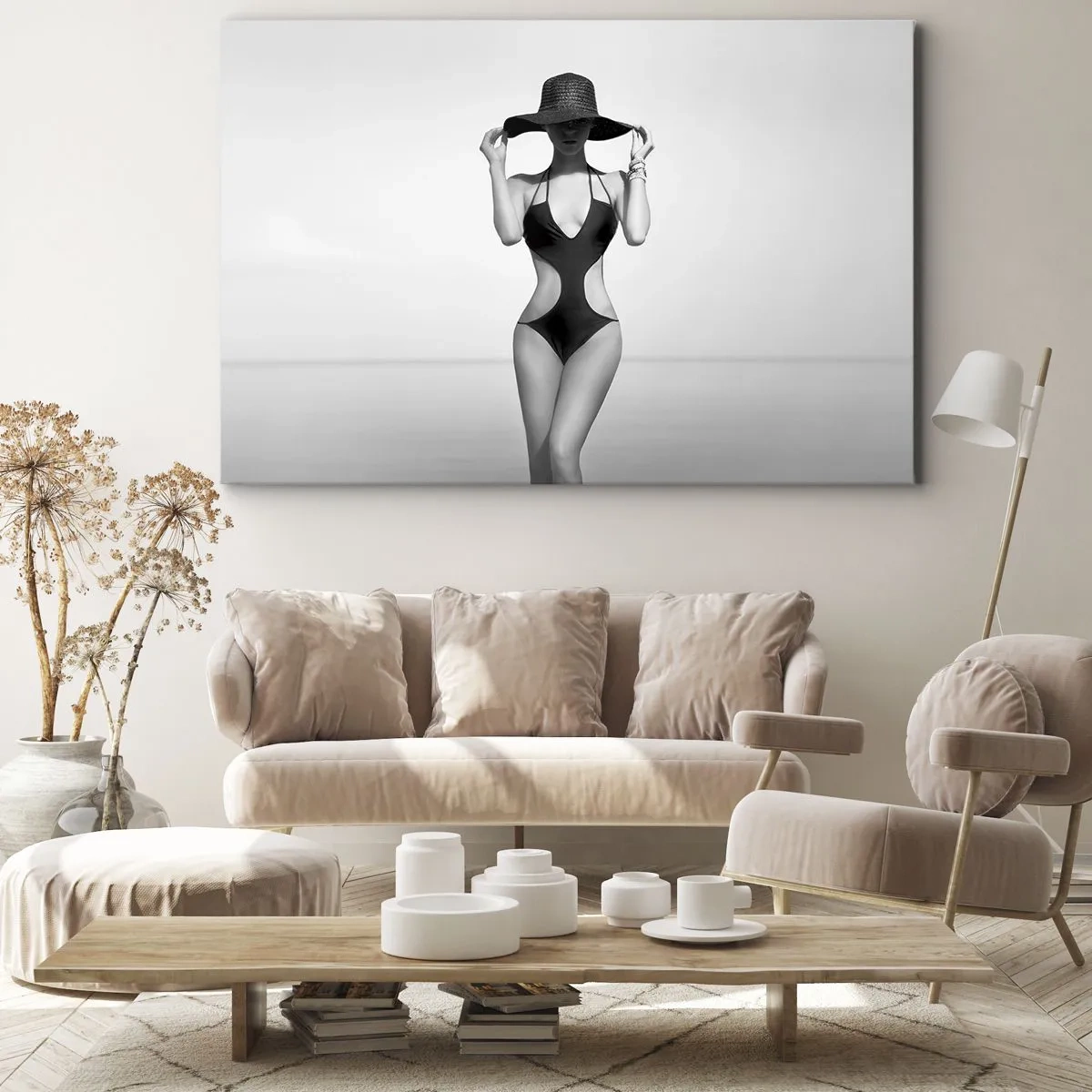 Quadro su tela - Stampe su Tela - Silhouette in bianco e nero di una donna con un cappello sullo sfondo del mare - 100x70cm - Il mio nome è Eleganza - Decorazione murale moderna per soggiorno e camera da letto ARTTOR