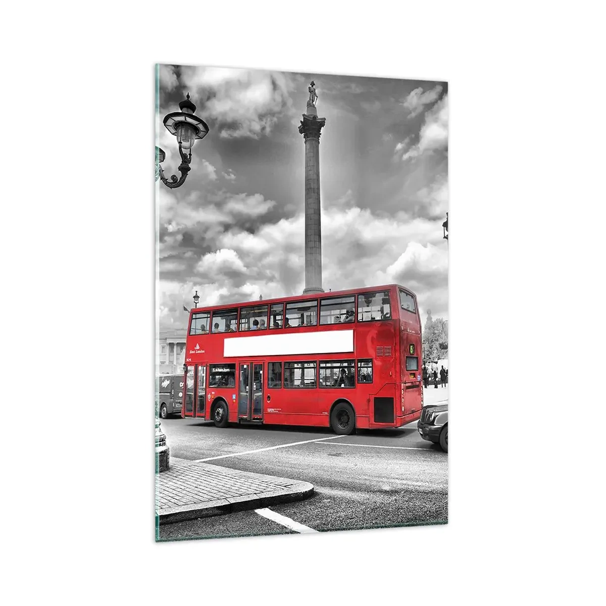 Quadro su vetro - Un autobus rosso a due piani sullo sfondo di una città in bianco e nero - 80x120cm - Il vero flusso sanguigno della città - Decorazione murale moderna per soggiorno e camera da letto ARTTOR