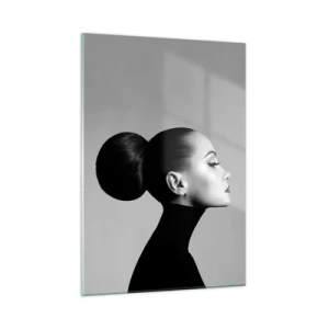 Quadro su vetro - Donna elegante in nero su sfondo grigio - 50x70cm - La Nefertiti di oggi - Decorazione murale moderna per soggiorno e camera da letto ARTTOR