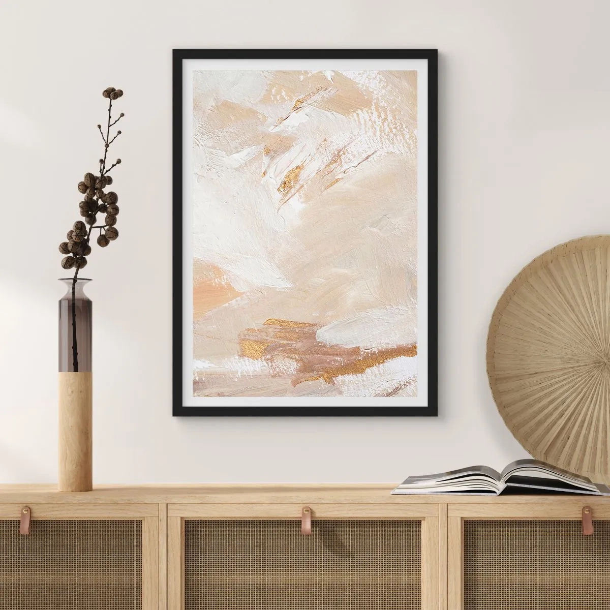 Poster in cornice nera - Pennellate astratte in beige e oro - 50x70cm - Composizione pastello - Decorazione murale moderna per soggiorno e camera da letto ARTTOR