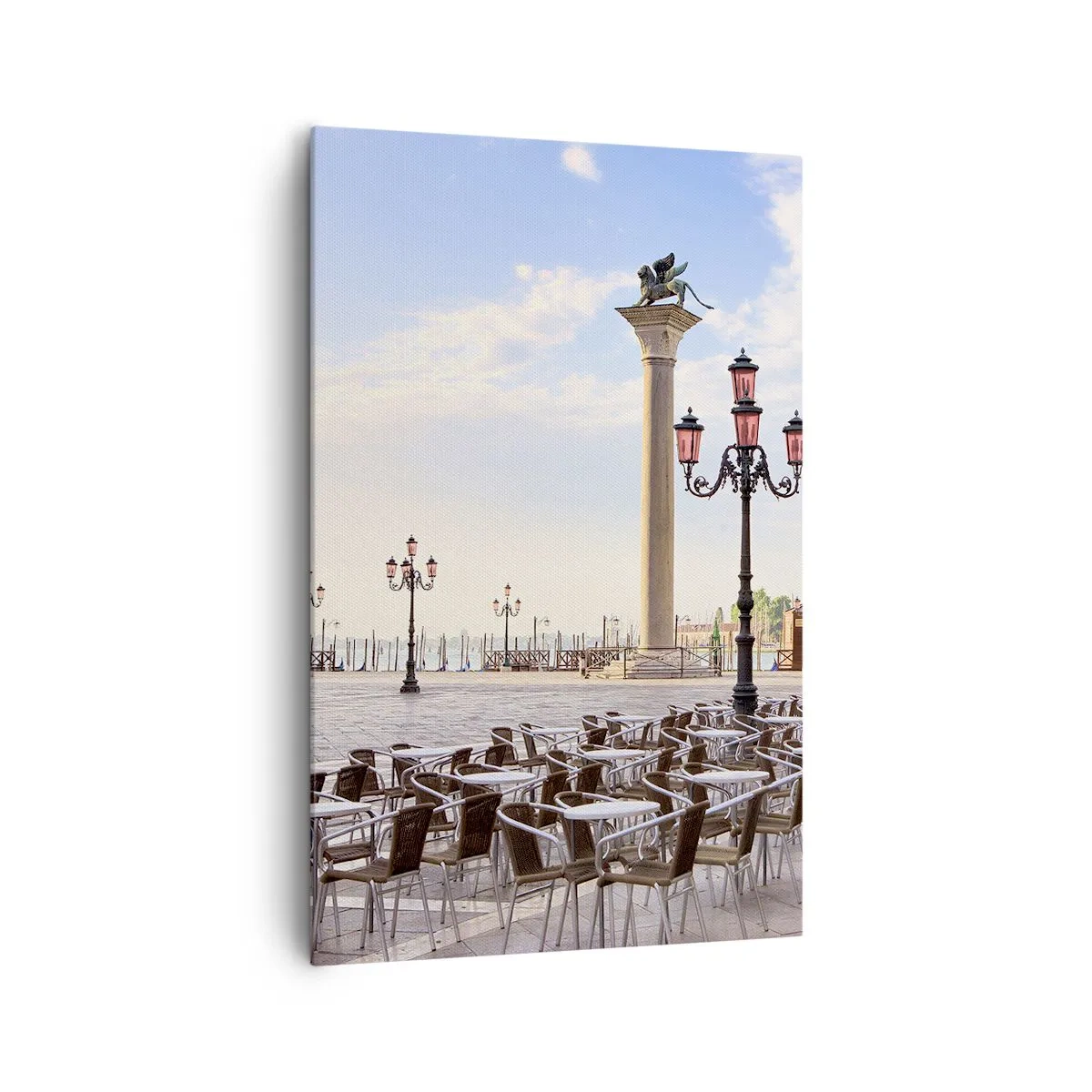 Quadro su tela - Stampe su Tela - Venezia, veduta della piazza con colonne e tavolini dei caffè - 80x120cm - Venite a tavola - Decorazione murale moderna per soggiorno e camera da letto ARTTOR