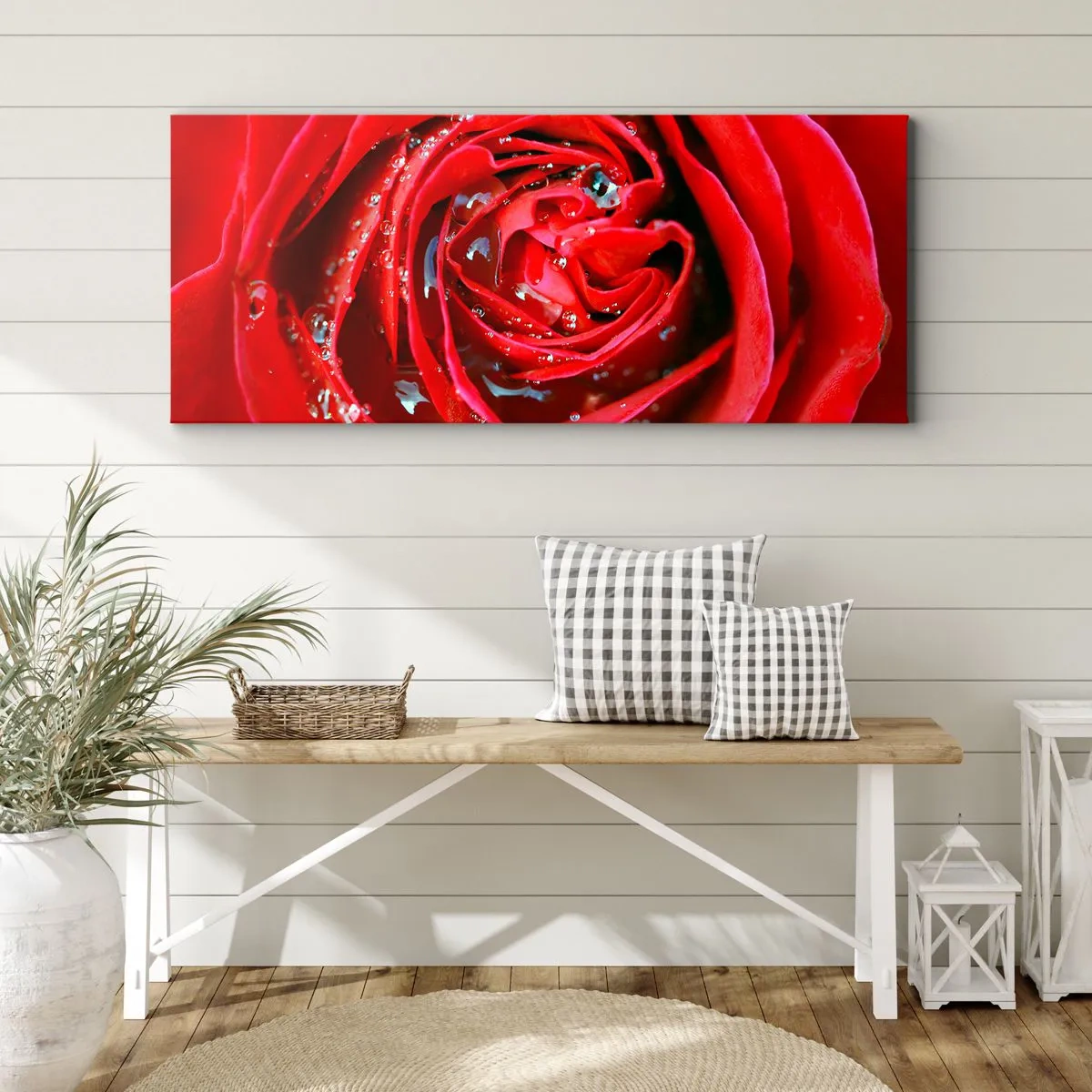 Quadro su tela - Stampe su Tela - Primo piano di una rosa rossa con gocce d'acqua sui petali - 160x50cm - Nelle gocce della rugiada - Decorazione murale moderna per soggiorno e camera da letto ARTTOR