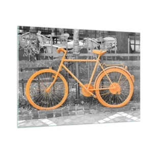 Quadro su vetro - Illustrazione di una bicicletta dipinta di arancione su uno sfondo bianco e nero. - 100x70cm - Vai, ti aspetto qui - Decorazione murale moderna per soggiorno e camera da letto ARTTOR