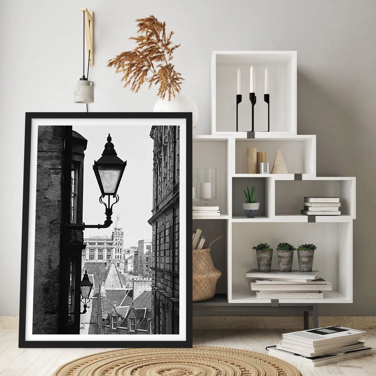 Poster in cornice nera - Il fascino delle strade strette - 50x70cm - Il racconto di Edimburgo - Decorazione murale moderna per soggiorno e camera da letto ARTTOR