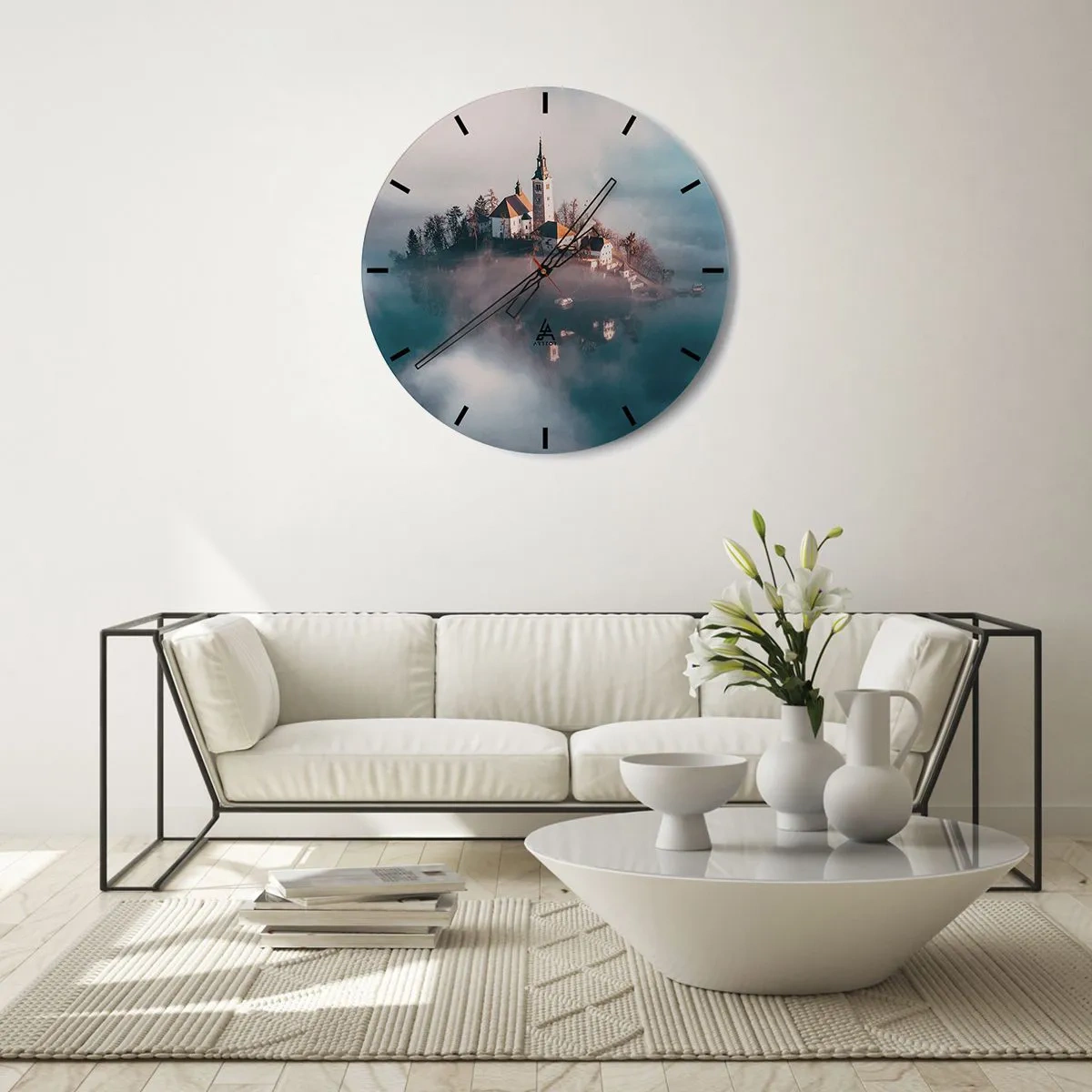 Orologio da parete - Orologio in Vetro - Un'isola con una chiesa circondata da nebbia e acqua - 30x30cm - L'isola dei sogni - Decorazione murale moderna per soggiorno, cucina e camera da letto ARTTOR
