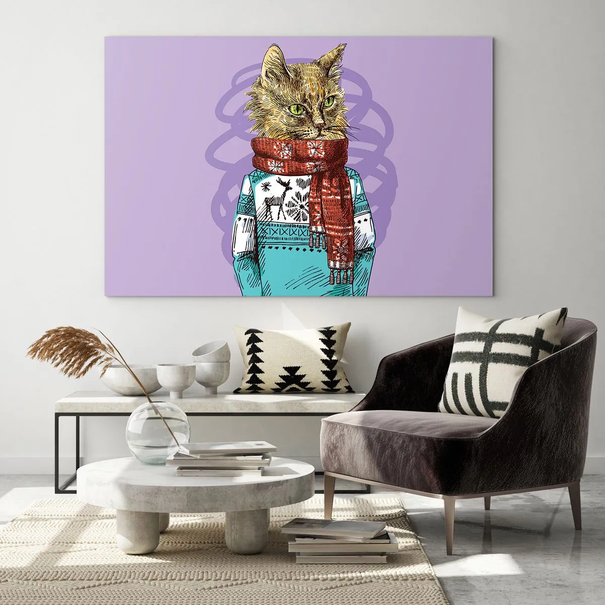 Quadro su vetro - Un gatto con un maglione e una sciarpa su uno sfondo viola - 70x50cm - Un gatto non solo con gli stivali - Decorazione murale moderna per soggiorno e camera da letto ARTTOR