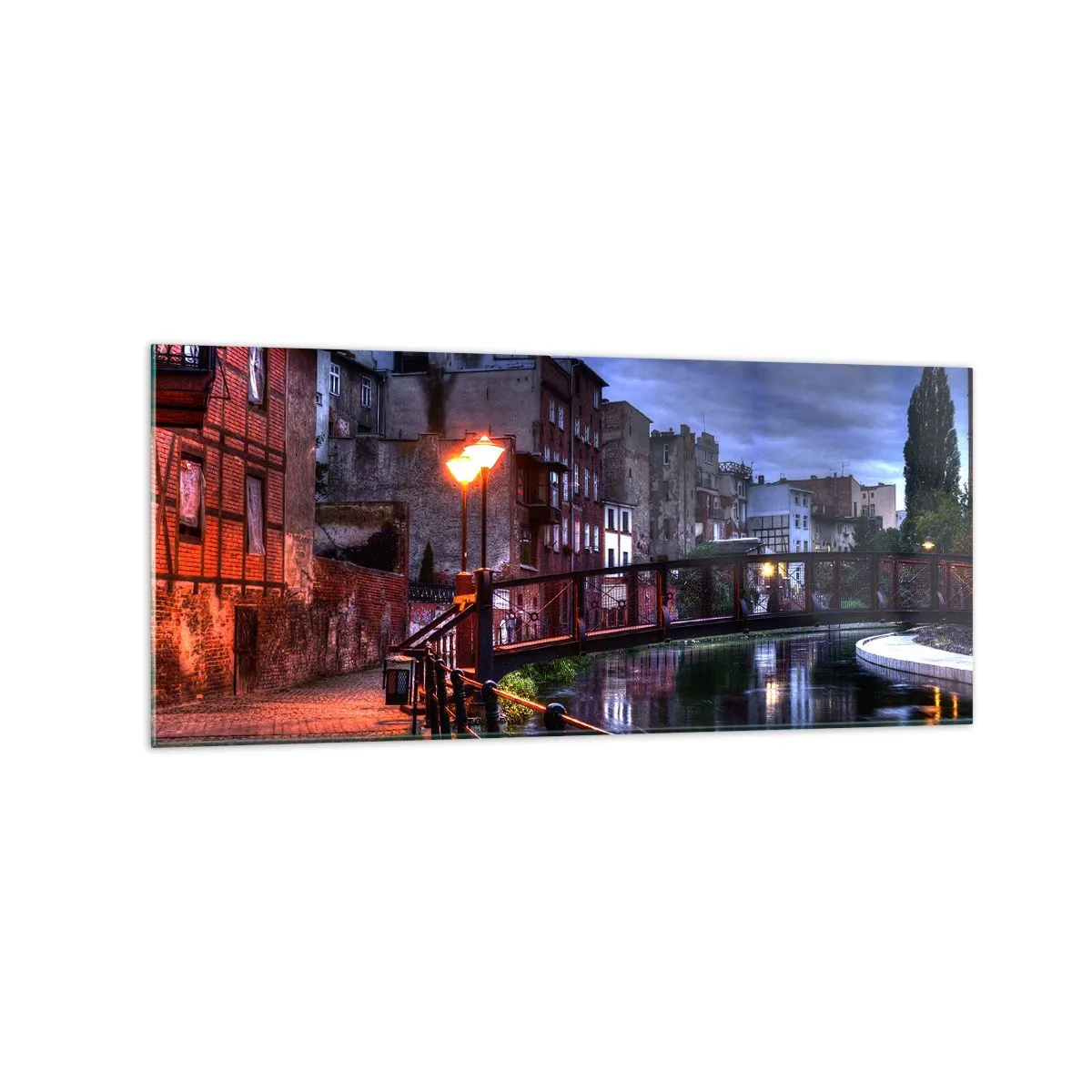 Quadro su vetro - Vista serale delle case popolari e del ponte sul canale - 120x50cm - Questa Bydgoszcz non la conosci - Decorazione murale moderna per soggiorno e camera da letto ARTTOR