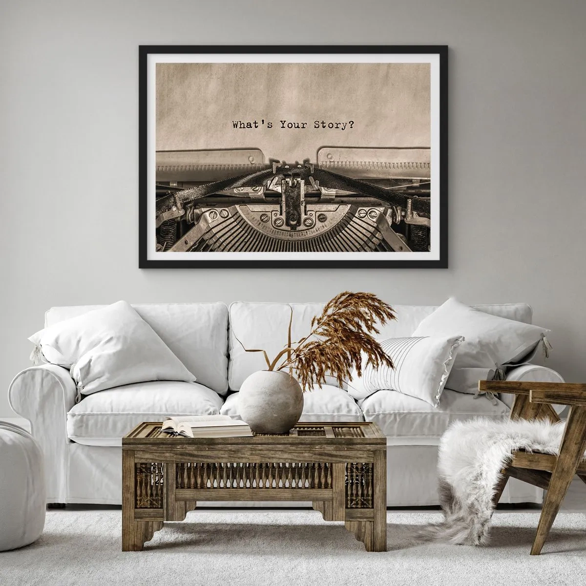 Poster in cornice nera - Una macchina da scrivere con la scritta "Qual è la tua storia?" - 70x50cm - Rispondimi - Decorazione murale moderna per soggiorno e camera da letto ARTTOR