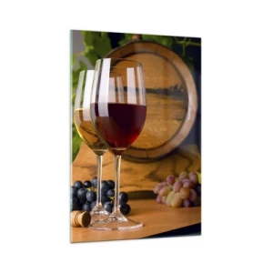 Quadro su vetro - Bicchieri di vino con uva, una botte e bottiglie su un tavolo di legno - 70x100cm - Come presso gli antichi conoscitori - Decorazione murale moderna per soggiorno e camera da letto ARTTOR
