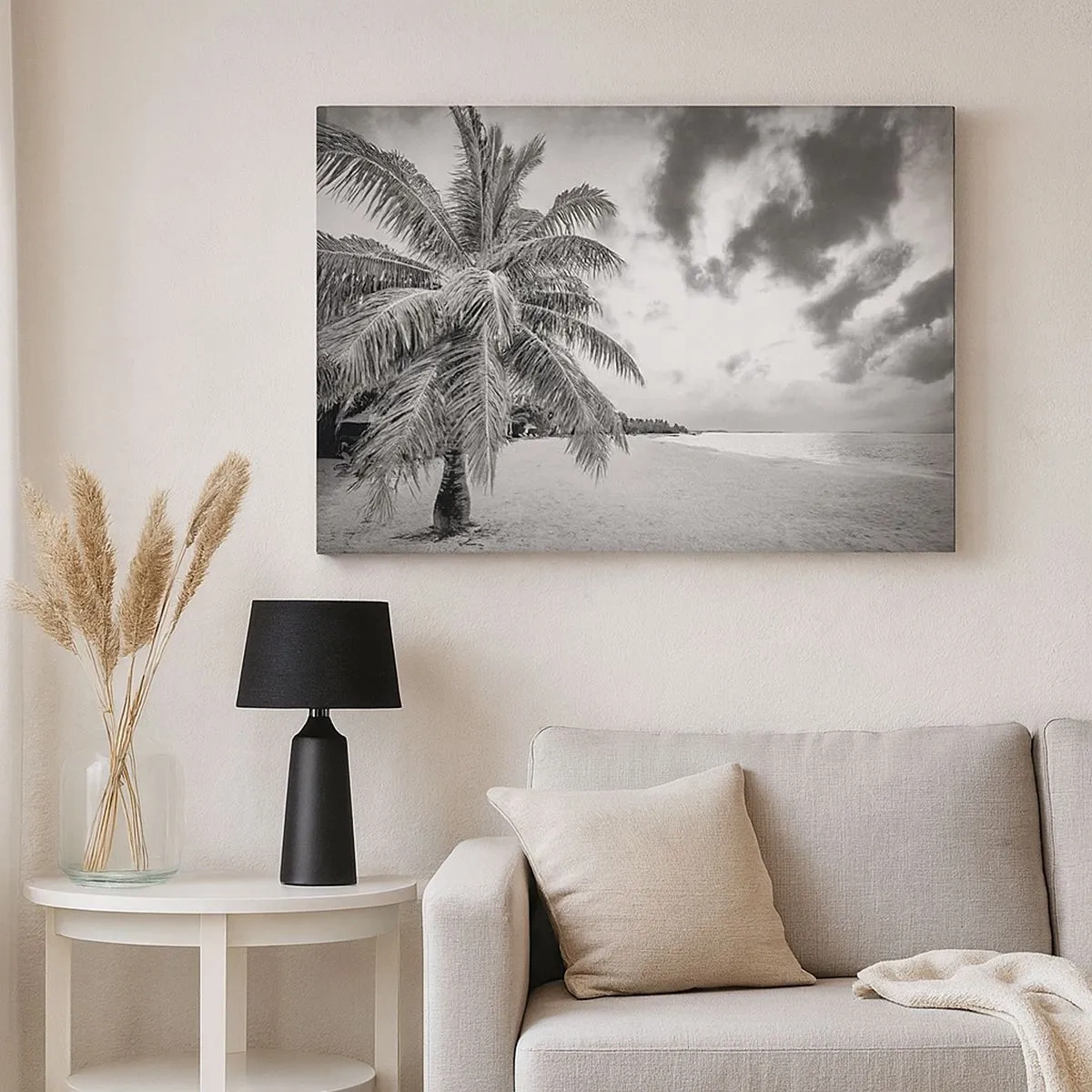 Quadro su tela - Stampe su Tela - Palma bianca e nera su una spiaggia deserta con nuvole - 70x50cm - Quando hai nostalgia della solitudine... - Decorazione murale moderna per soggiorno e camera da letto ARTTOR
