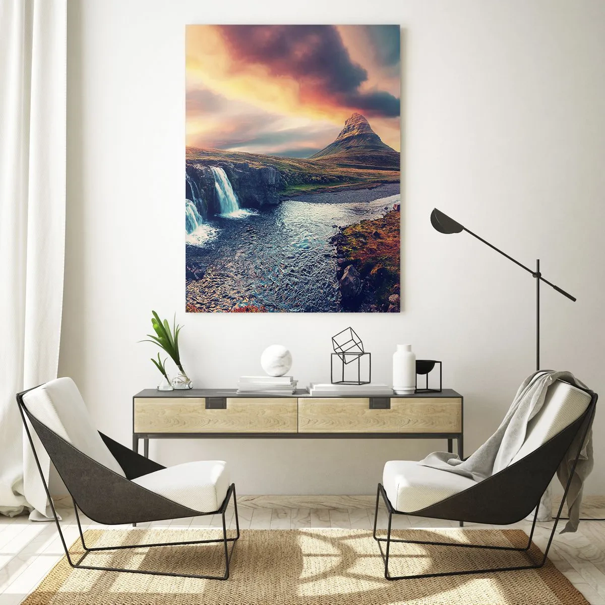 Quadro su vetro - Vista della cascata e della montagna alla luce del sole al tramonto - 70x100cm - Nella maestà della natura - Decorazione murale moderna per soggiorno e camera da letto ARTTOR