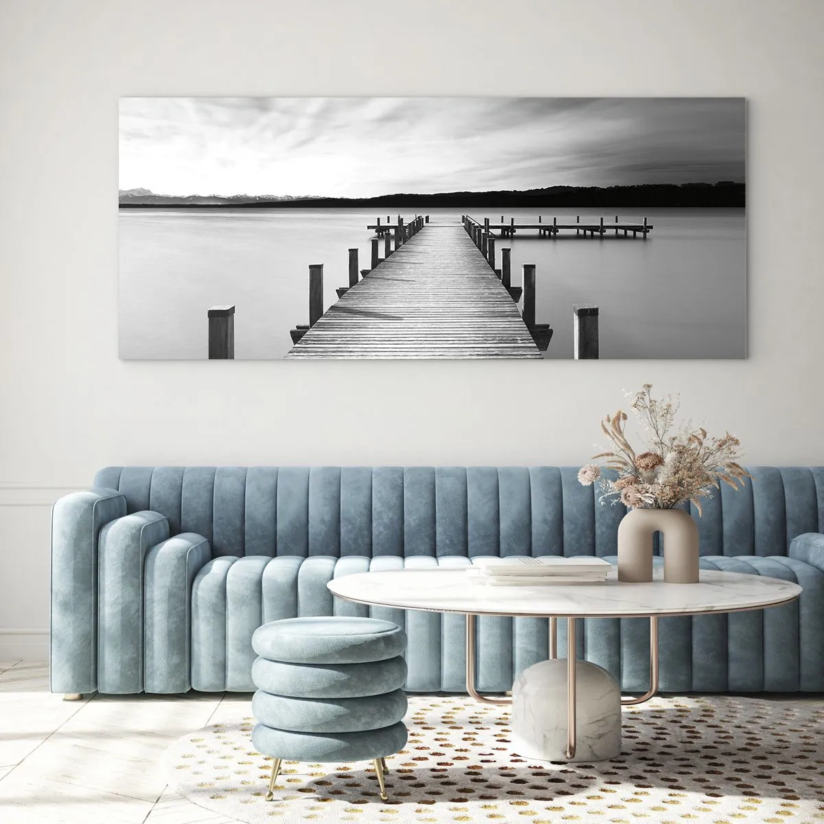 Quadro su vetro - Un molo bianco e nero su un lago calmo - 120x50cm - Pace sull'acqua - Decorazione murale moderna per soggiorno e camera da letto ARTTOR