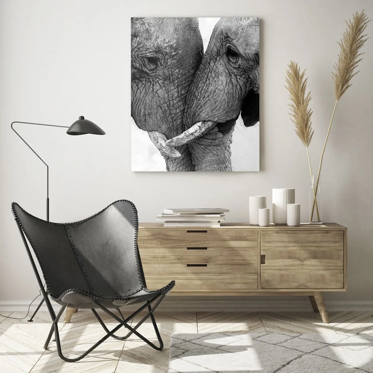 Quadro su vetro - Due elefanti in un gesto tenero su uno sfondo monocromo - 80x120cm - Dichiarazione sincera - Decorazione murale moderna per soggiorno e camera da letto ARTTOR