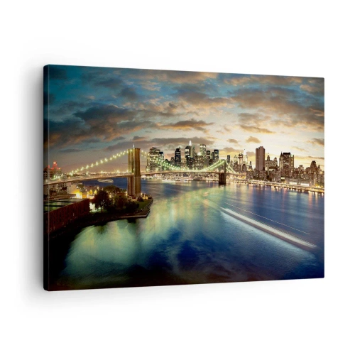 Quadro su tela - Stampe su Tela - Un ponte illuminato con la città sullo sfondo, con luci riflesse nell'acqua. - 70x50cm - Il cielo luminoso sopra Manhattan - Decorazione murale moderna per soggiorno e camera da letto ARTTOR