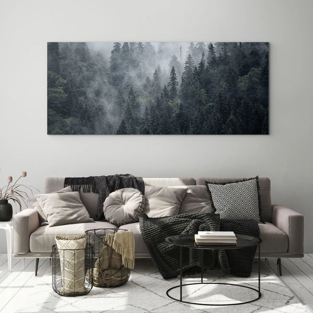 Quadro su vetro - Foresta di conifere nebbiosa nei toni del grigio e del verde - 120x50cm - Alba nel bosco - Decorazione murale moderna per soggiorno e camera da letto ARTTOR
