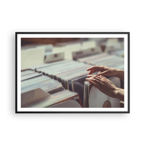 Poster in cornice nera - Mani che guardano attraverso una collezione di vinili - 100x70cm - Alla ricerca di emozioni - Decorazione murale moderna per soggiorno e camera da letto ARTTOR