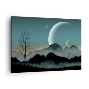 Quadro su tela - Stampe su Tela - Montagne nebbiose con la luna e un albero solitario - 70x50cm - Il carnevale di una notte stellata - Decorazione murale moderna per soggiorno e camera da letto ARTTOR