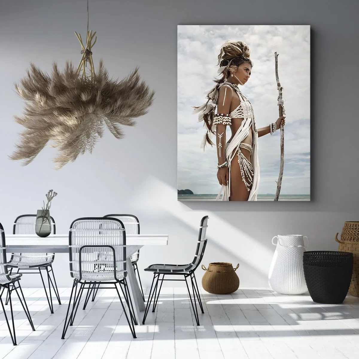 Quadro su tela - Stampe su Tela - Donna stilizzata sulla spiaggia con ornamenti etnici e un bastone - 70x100cm - La regina dei tropici - Decorazione murale moderna per soggiorno e camera da letto ARTTOR