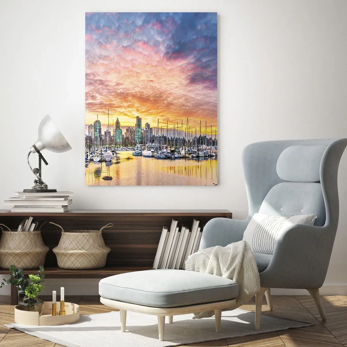 Quadro su vetro - Tramonto sul porto turistico con barche e grattacieli - 50x70cm - La città dei mille marinai - Decorazione murale moderna per soggiorno e camera da letto ARTTOR