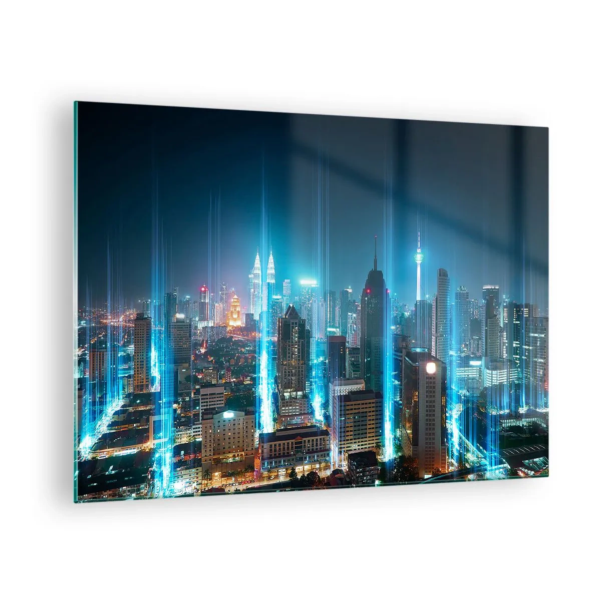 Quadro su vetro - Una città notturna con alti edifici e fasci di luce - 70x50cm - Da Berlino al cielo - Decorazione murale moderna per soggiorno e camera da letto ARTTOR