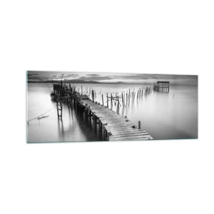 Quadro su vetro - Un molo di legno su un lago calmo in tonalità di grigio - 140x50cm - La pace della riva dimenticata - Decorazione murale moderna per soggiorno e camera da letto ARTTOR