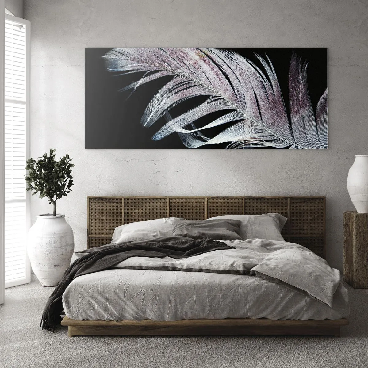 Quadro su vetro - Una piuma delicata su uno sfondo nero in un approccio artistico - 140x50cm - Pensa al tocco - Decorazione murale moderna per soggiorno e camera da letto ARTTOR