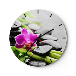 Orologio da parete - Orologio in Vetro - Fiore di orchidea viola su uno sfondo di pietre e bambù - 30x30cm - Un tranquillo equilibrio - Decorazione murale moderna per soggiorno, cucina e camera da letto ARTTOR