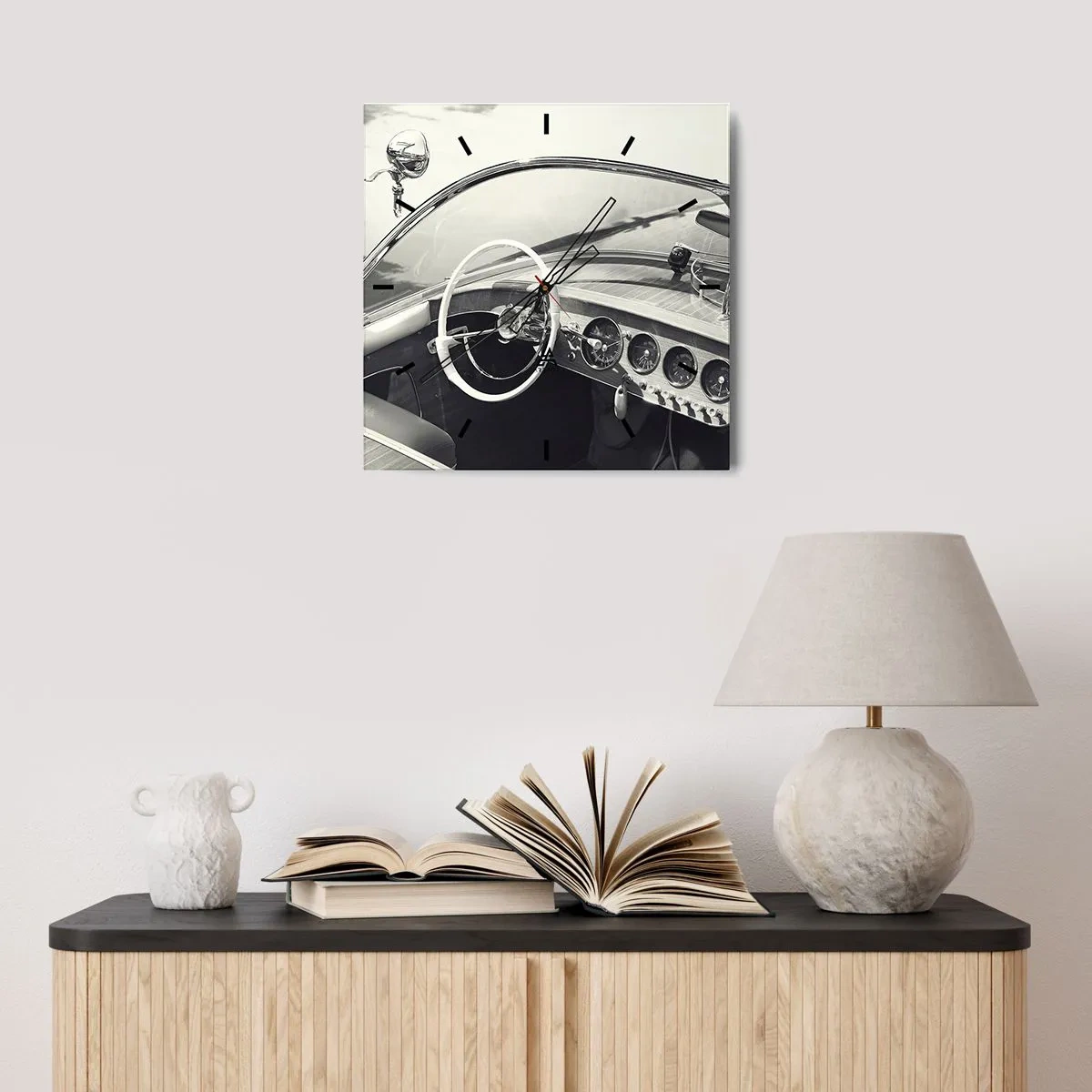 Orologio da parete - Orologio in Vetro - Interni di auto d'epoca in stile monocromatico - 30x30cm - Il ricco e il povero - Decorazione murale moderna per soggiorno e camera da letto ARTTOR