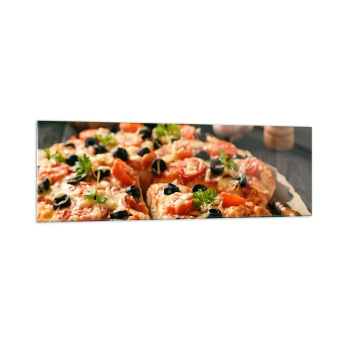 Quadro su vetro - Pizza con pomodori, olive ed erbe fresche sul tavolo - 160x50cm - Te la sei nuovamente cavata - Decorazione murale moderna per soggiorno e camera da letto ARTTOR
