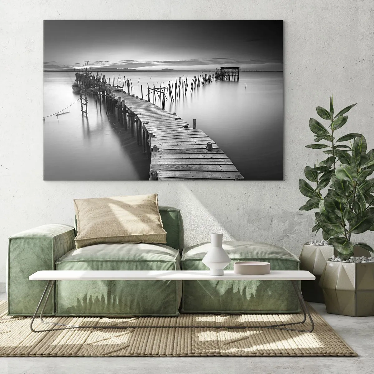 Quadro su vetro - Una vista in bianco e nero di un molo di legno sull'acqua - 120x80cm - La pace della riva dimenticata - Decorazione murale moderna per soggiorno e camera da letto ARTTOR