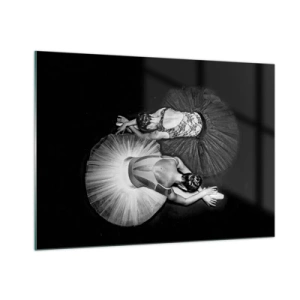 Quadro su vetro - Due ballerine in posa di riposo indossando tutù bianchi e neri - 100x70cm - Yin e yang -  equilibrio ideale - Decorazione murale moderna per soggiorno e camera da letto ARTTOR