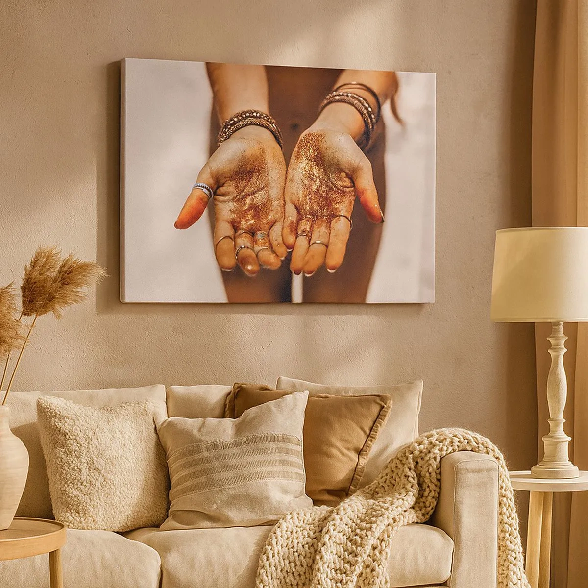 Quadro su tela - Stampe su Tela - Primo piano di mani con glitter in tonalità calde - 70x50cm - Un dono per te - Decorazione murale moderna per soggiorno e camera da letto ARTTOR