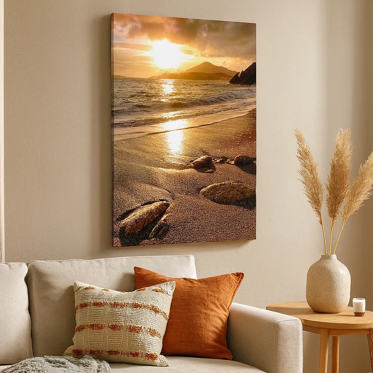 Quadro su tela - Stampe su Tela - Spiaggia al tramonto con pietre sulla riva - 50x70cm - Seguendo il sole verso le colline - Decorazione murale moderna per soggiorno e camera da letto ARTTOR