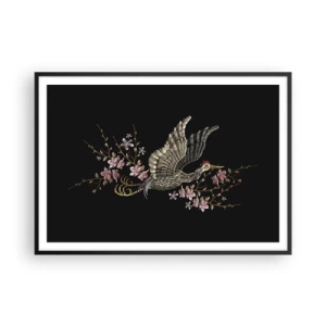 Poster in cornice nera - Un uccello in volo con fiori su sfondo nero - 100x70cm - Uccello esotico ricamato - Decorazione murale moderna per soggiorno e camera da letto ARTTOR